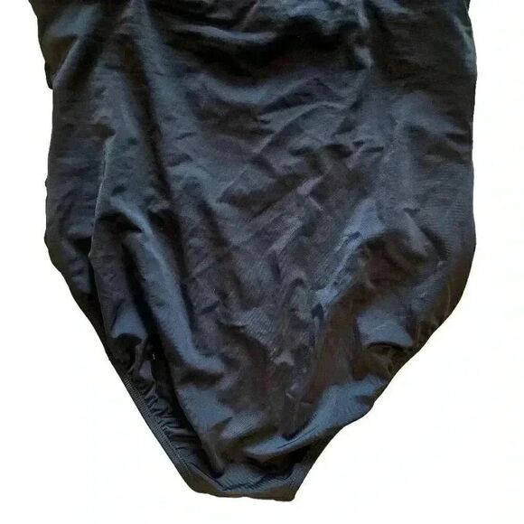 Time & Tru Women's Black Poly/Spandex Slimming Full Seat Coverage One Piece Swim - Picture 9 of 11